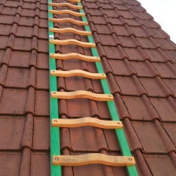 Escalera de tejado de madera